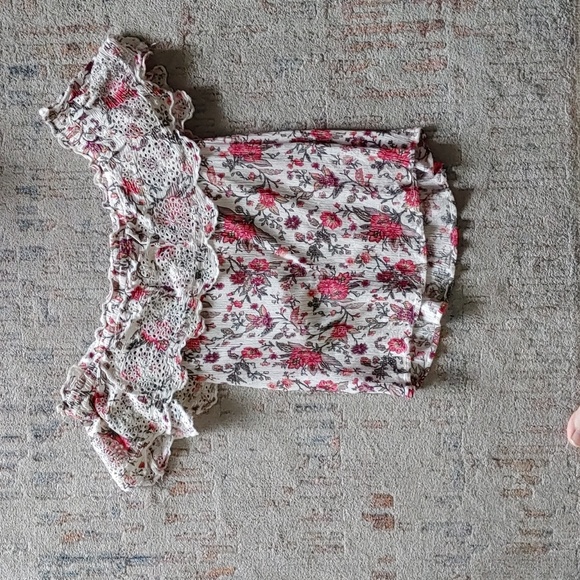 🌞2 for 20! AE off the shoulder top - Picture 3 of 8